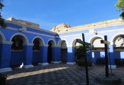 Blue_courtyard.JPG